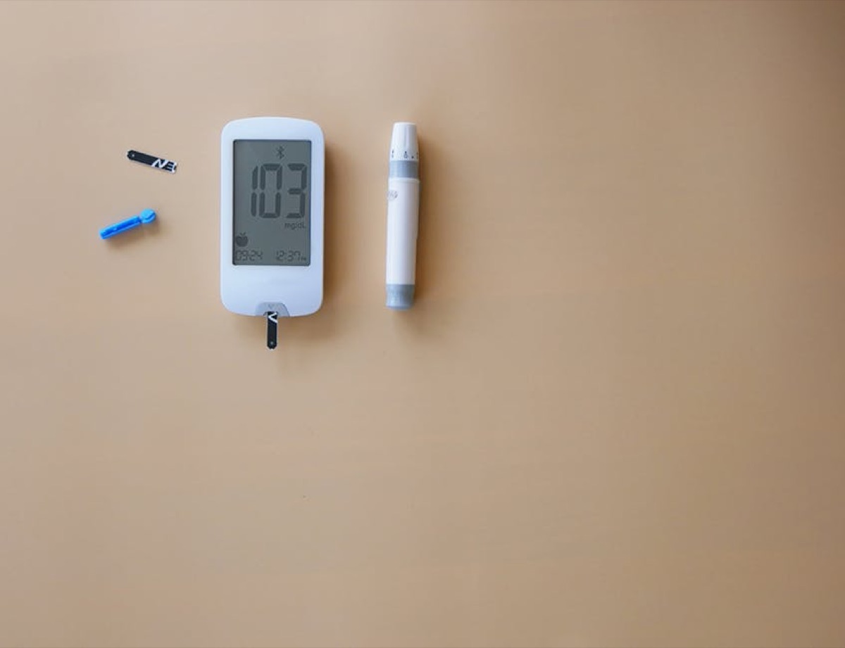 Water quality testing with TDS meter and pitcher